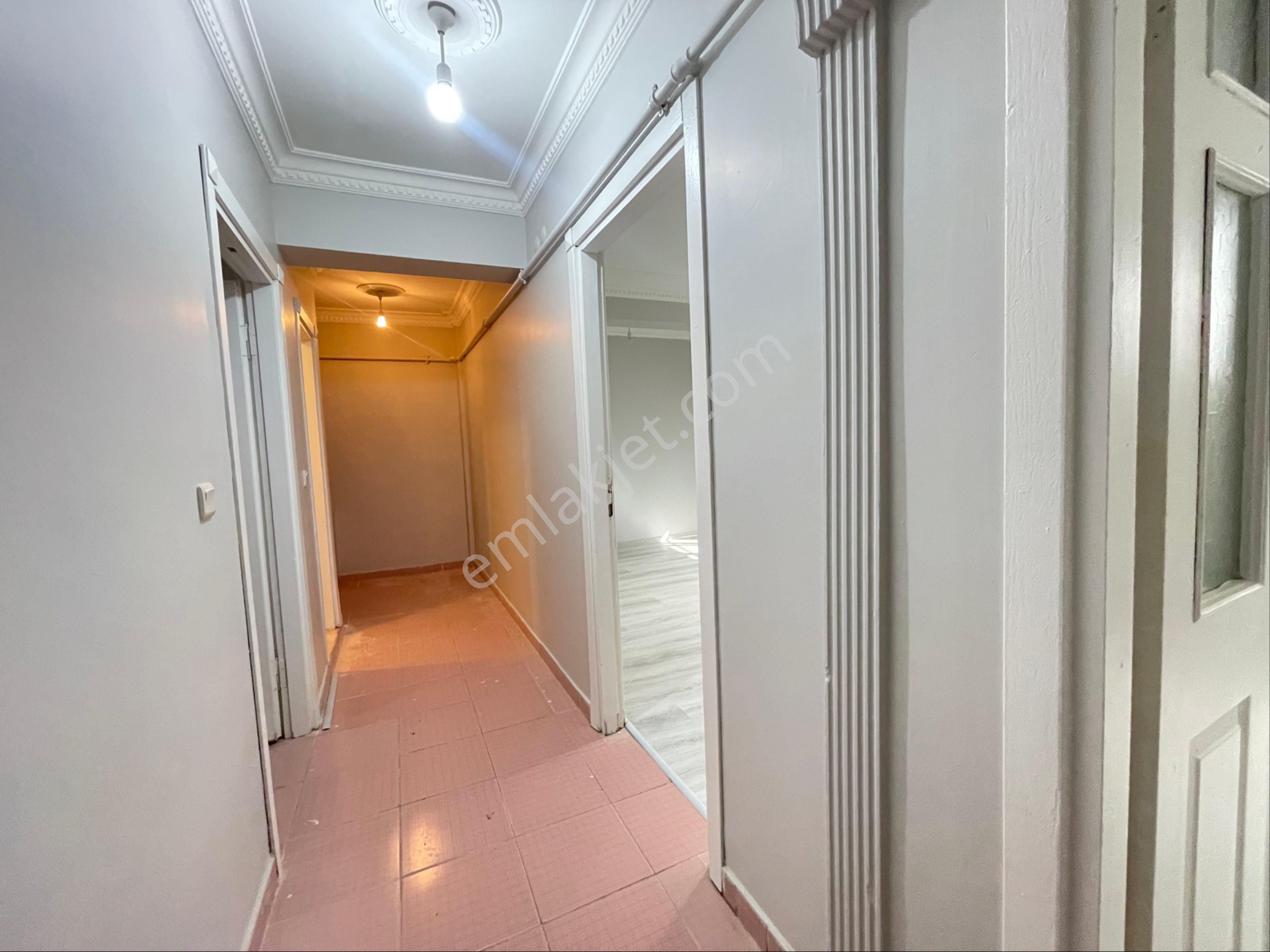 Fatih Fevzipaşa Cad. Yakın 2010 Yapımı 2+1 - Görsel 18