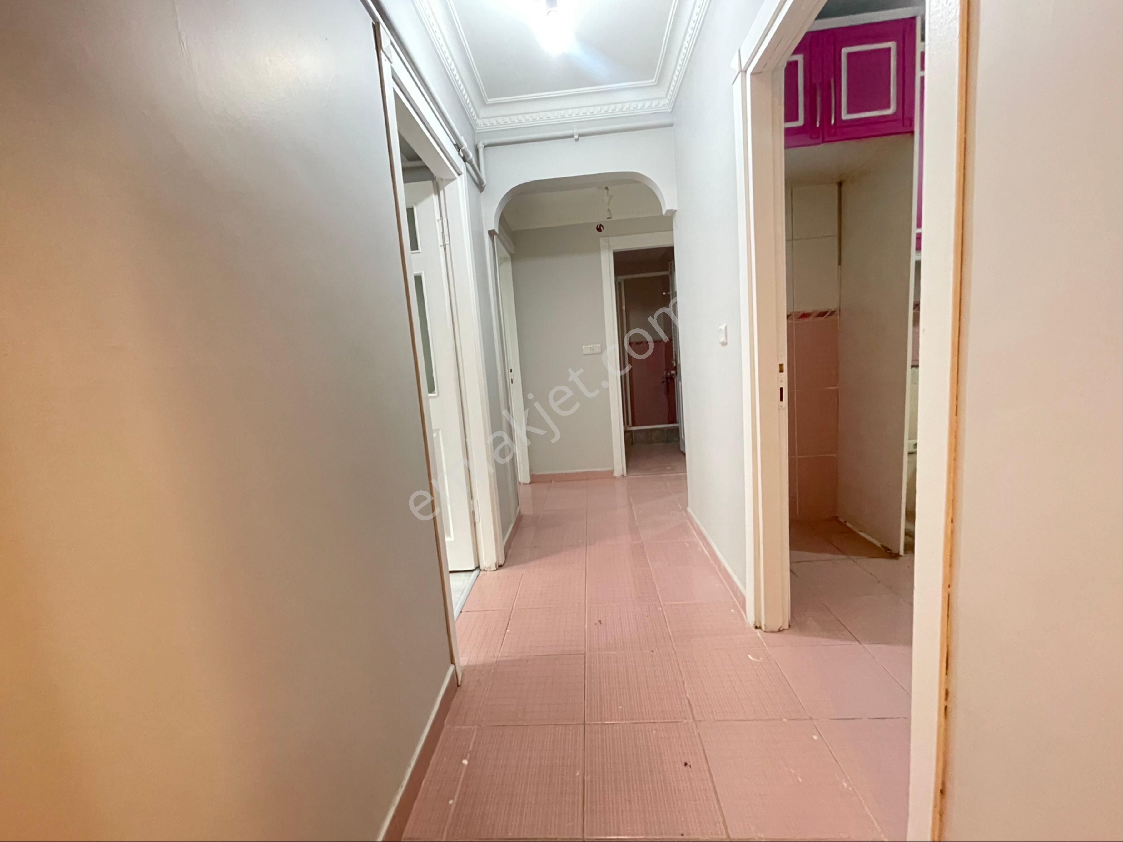 Fatih Fevzipaşa Cad. Yakın 2010 Yapımı 2+1 - Görsel 15