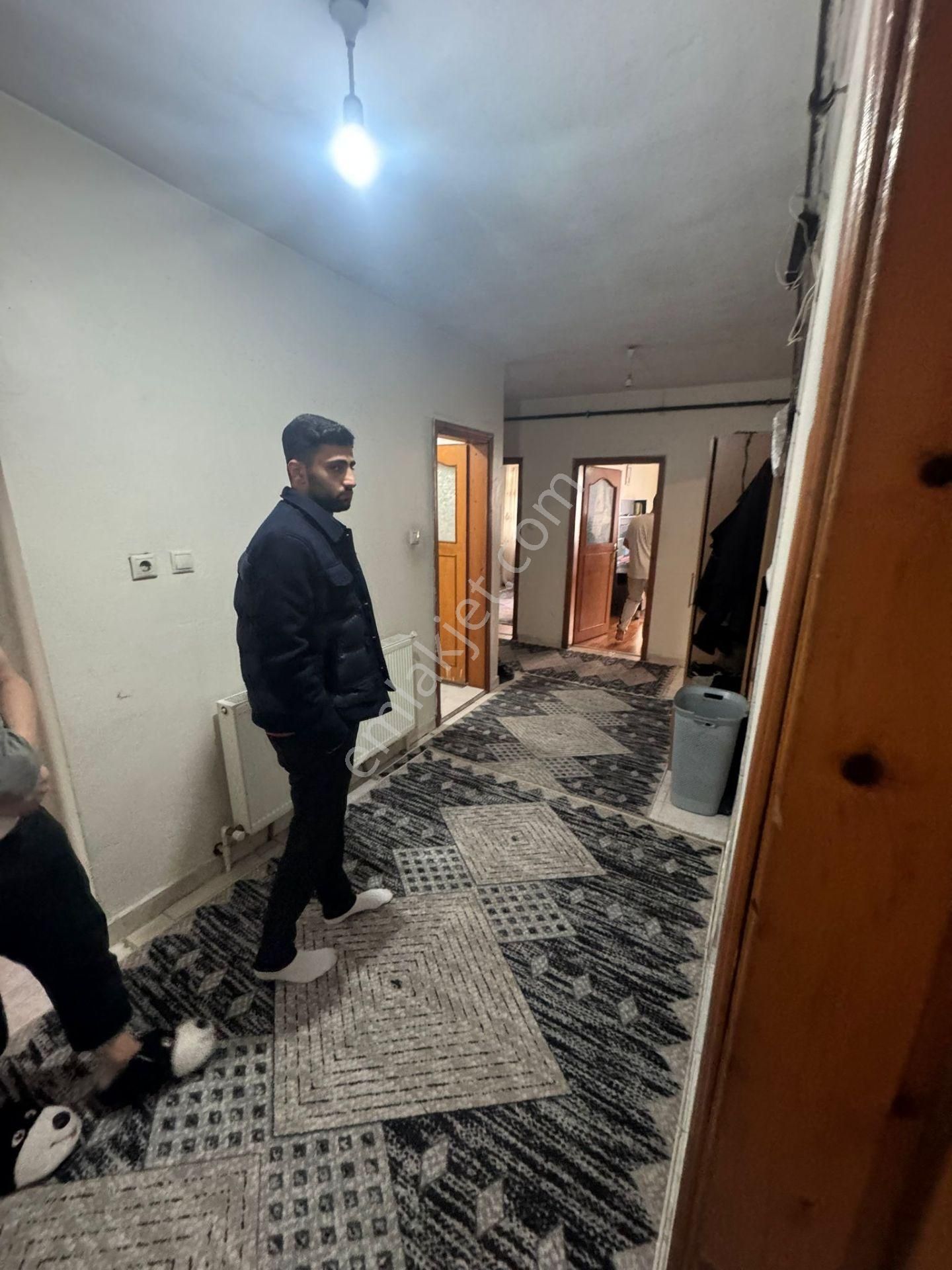 Emir Emlak 2den Kiralık 3+1 Büyük Ferah Daire 140 Metre Kare - Görsel 5