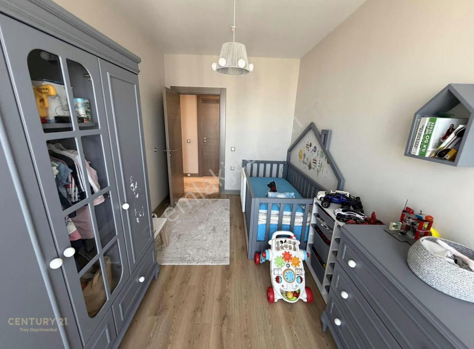 Başkent Emlak Konutları En İyi Cephe Yüksek Kat 3,5+1 Kiralık - Görsel 12