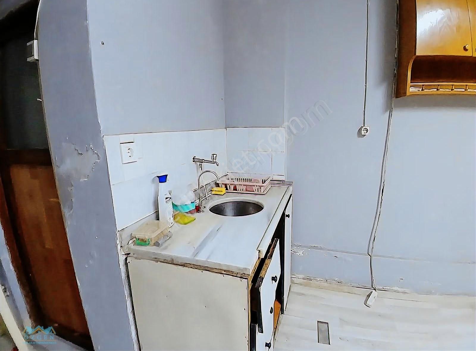 Kiralık 80m² Dükkan - Düz Giriş, Geniş Vitrin - Görsel 2