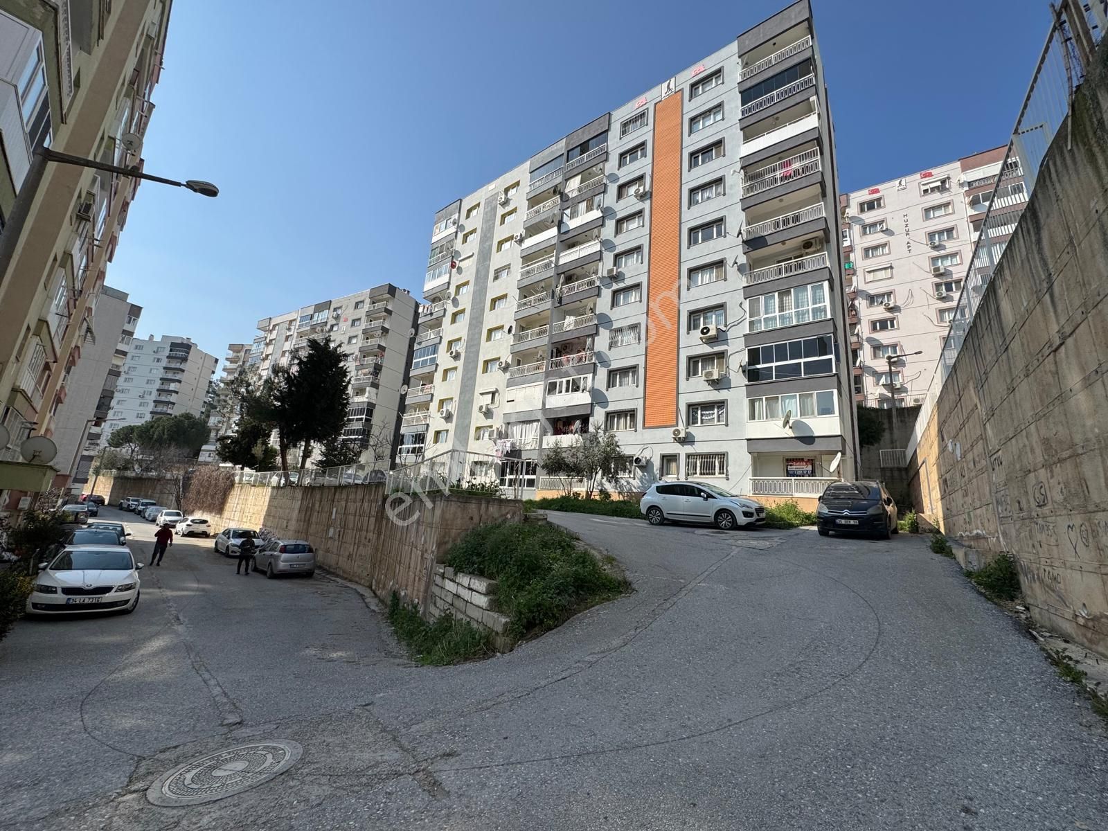 Gaziemir Evka-7 Geniş Eşyalı 2+1 Satılık Daire