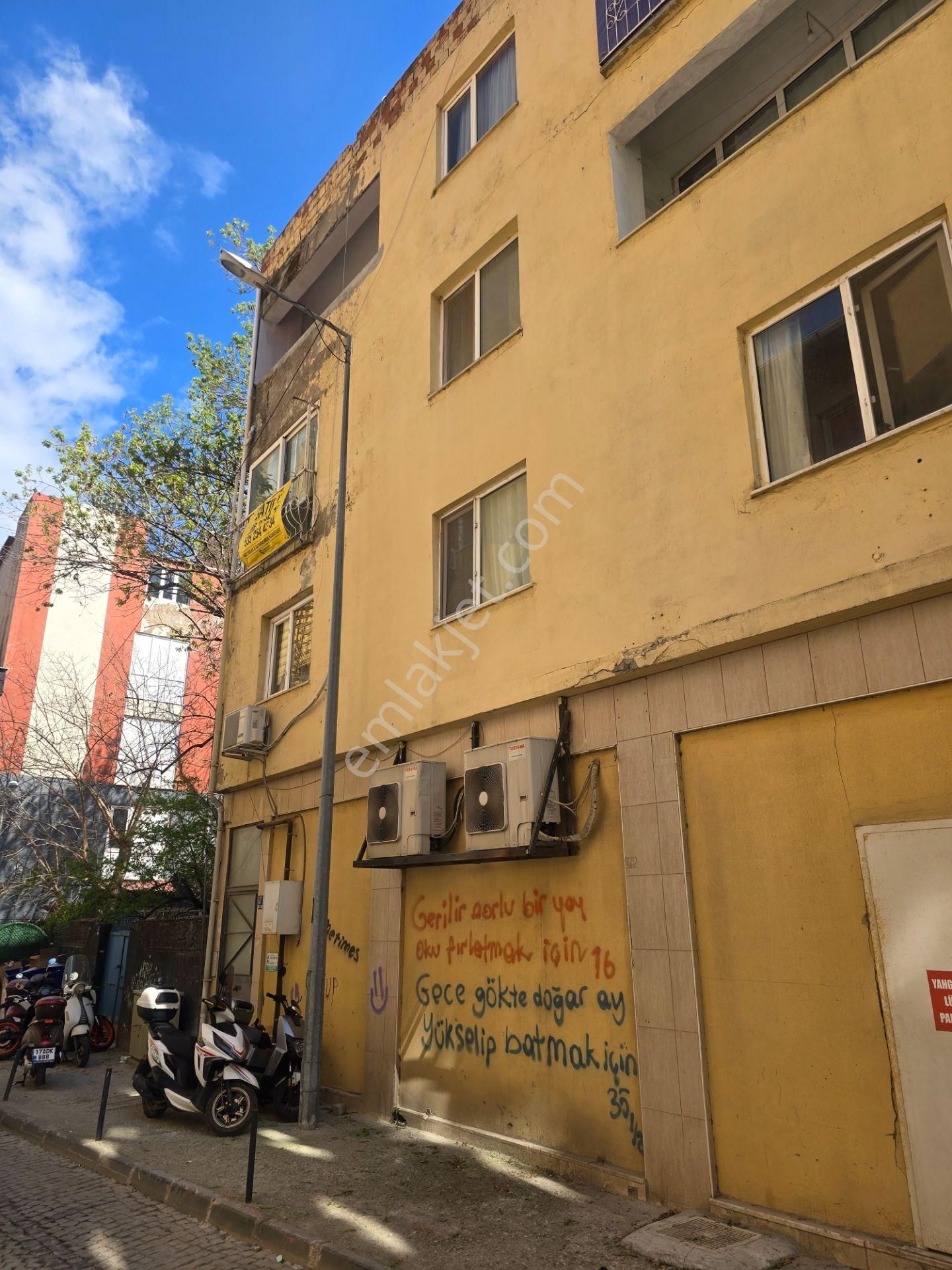 Demircioğlu Caddesinde Kiralık 2+1 Daire Han Emlak'tan