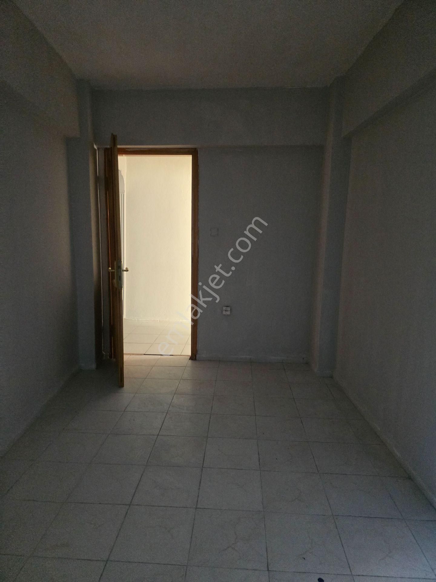 Demircioğlu Caddesinde Kiralık 2+1 Daire Han Emlak'tan - Görsel 12