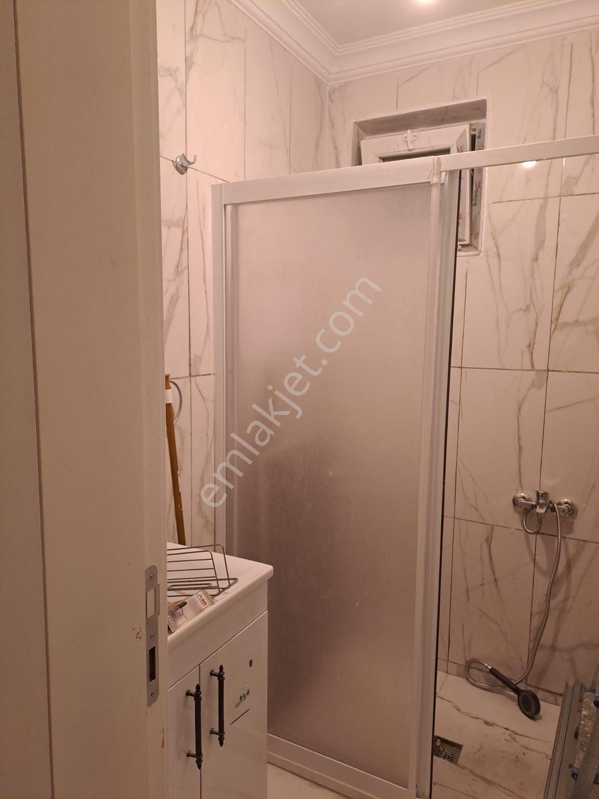 Karşıyakada Full Yapılı Eşyalı 2+1 Kiralık Daire - Görsel 3