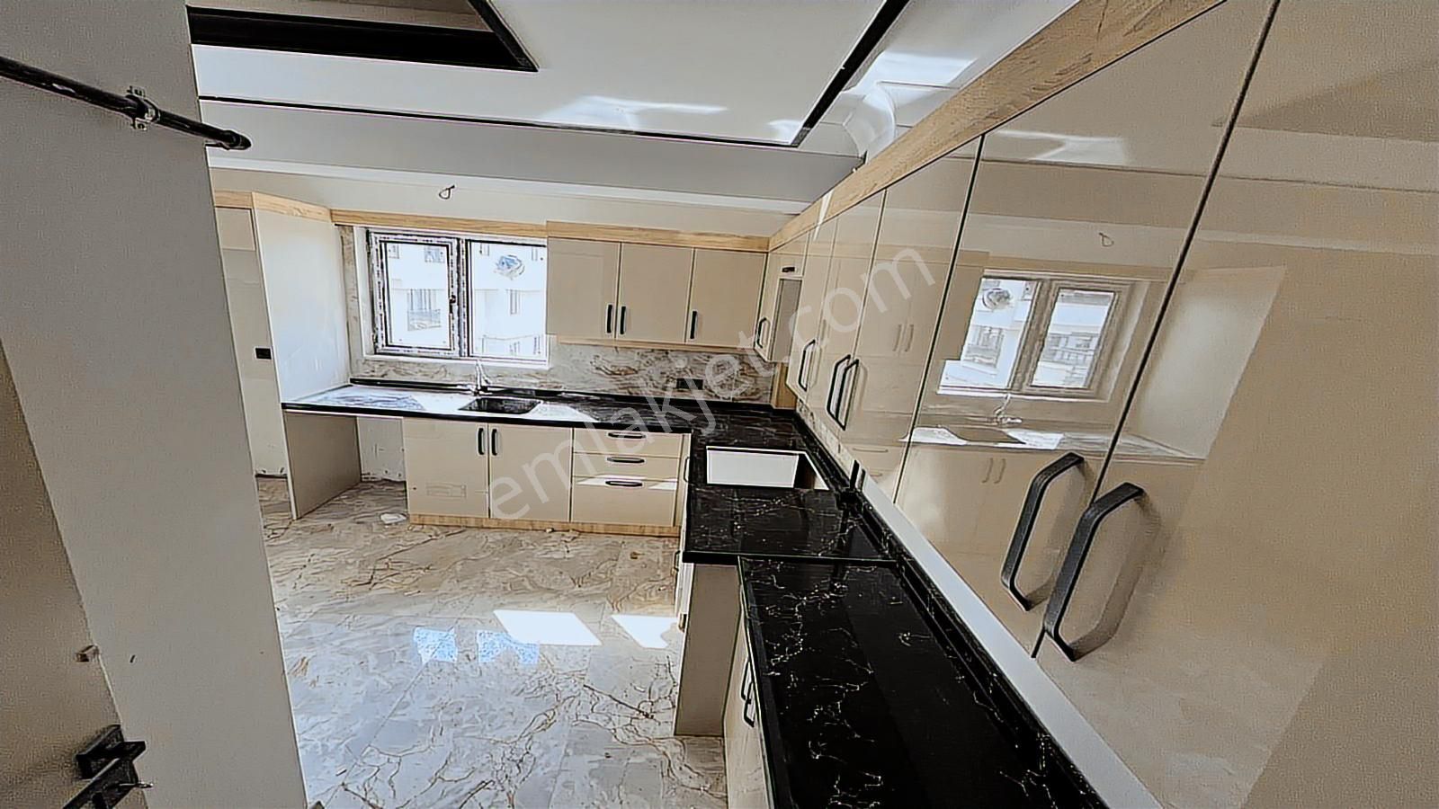 Yenikent Emlak'tan Kat Konumunda 3+1+depolu Satılık Lüx Daire - Görsel 7