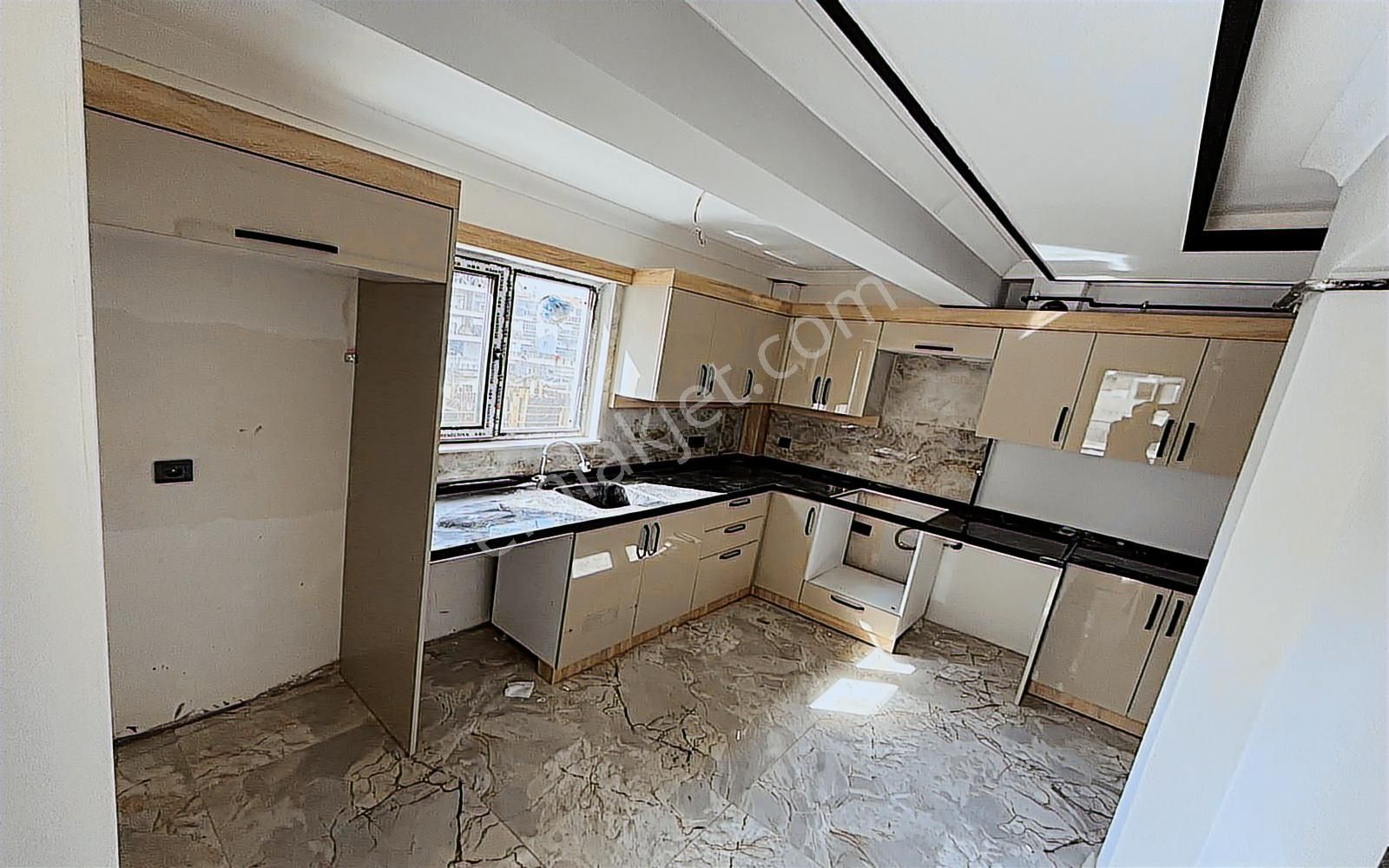 Yenikent Emlak'tan Kat Konumunda 3+1+depolu Satılık Lüx Daire - Görsel 34