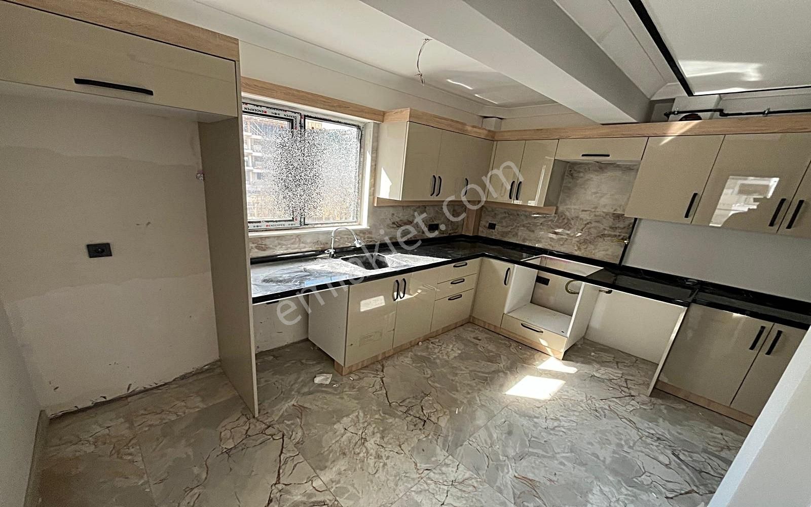 Yenikent Emlak'tan Kat Konumunda 3+1+depolu Satılık Lüx Daire - Görsel 33