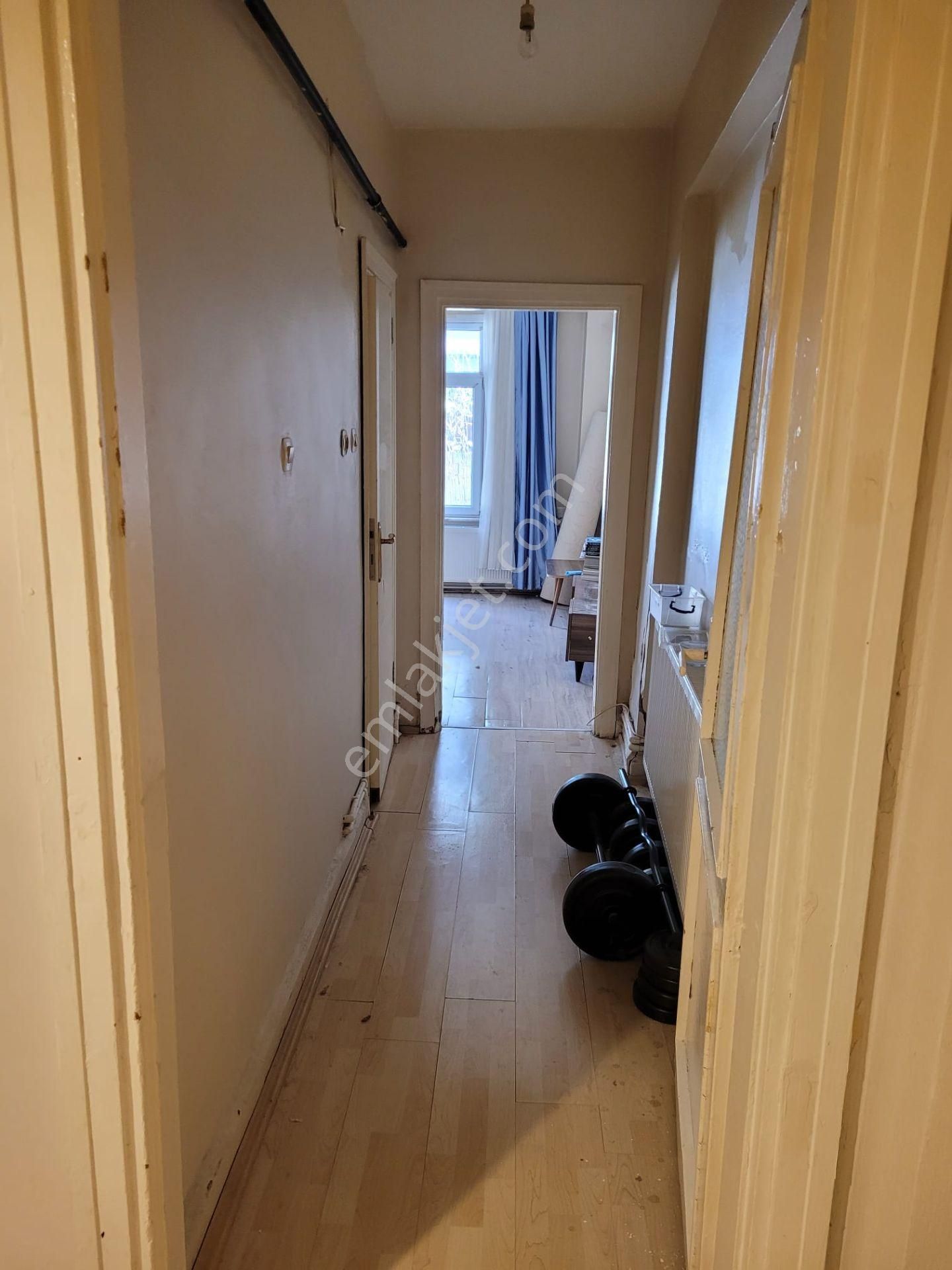 Burç Emlaktan, Gazi Refik Sokakta, 2+1, Kombili, 60 M2, Müstakil Bahçeli, Kısmi Eşyalı - Görsel 8