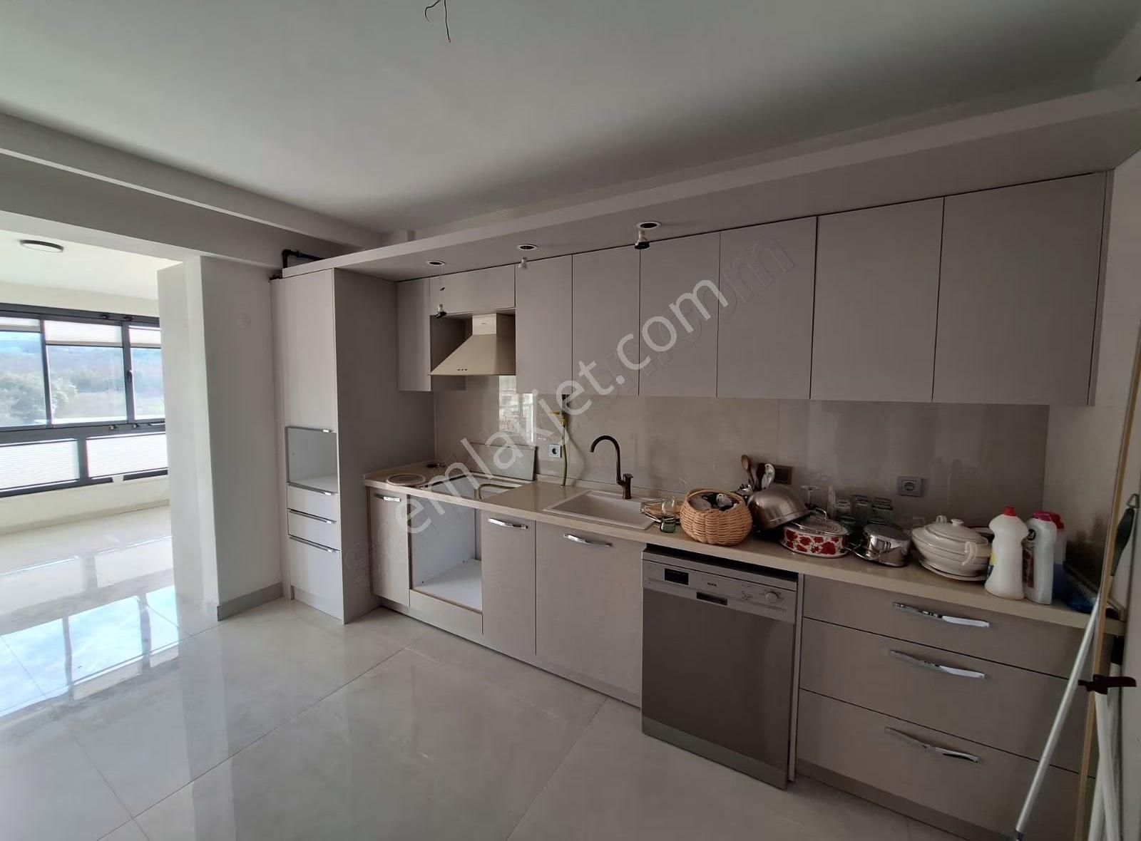 Kayapa'da Özel Kat Teraslı Süper Lüks Kiralık 3+1 Daire. - Görsel 10