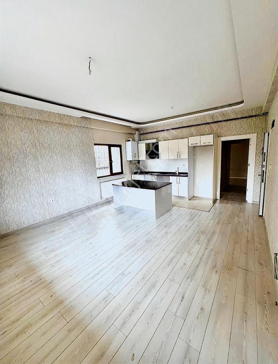 Demircide Satılık Kira Getirili Geniş 2+1