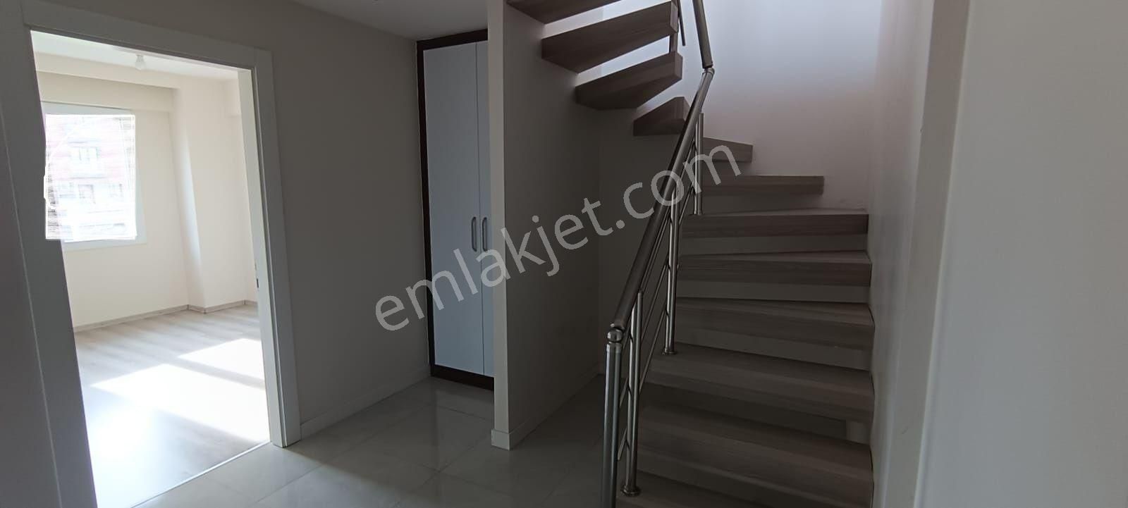 Ender Uysal Gayrimenkulden Zeytinköy Mahallesin De Kiralık Balkonlu Teraslı Dublex Daire... - Görsel 9