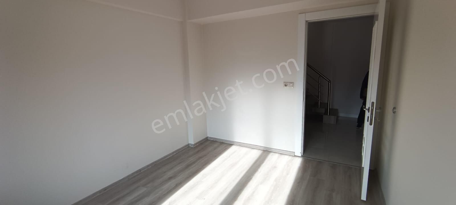 Ender Uysal Gayrimenkulden Zeytinköy Mahallesin De Kiralık Balkonlu Teraslı Dublex Daire... - Görsel 11