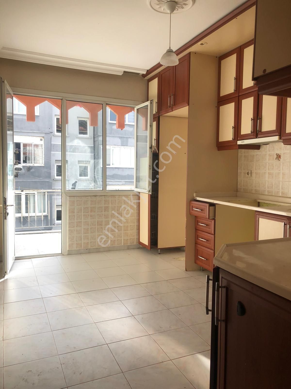 Aydın Söke Çeltikçi Mah. 3+1 İkinci Kat Sobalı Kiralık Daire - Görsel 2