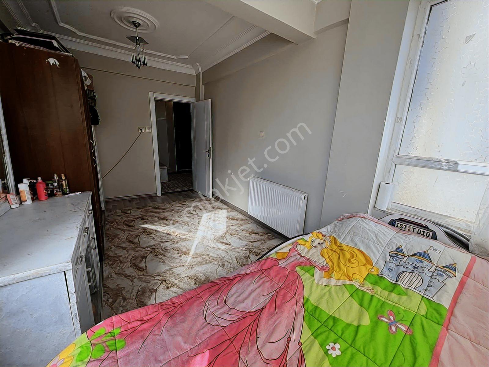 Yeşilloft'tan Acil Satılık 3+1 Daire - Görsel 2