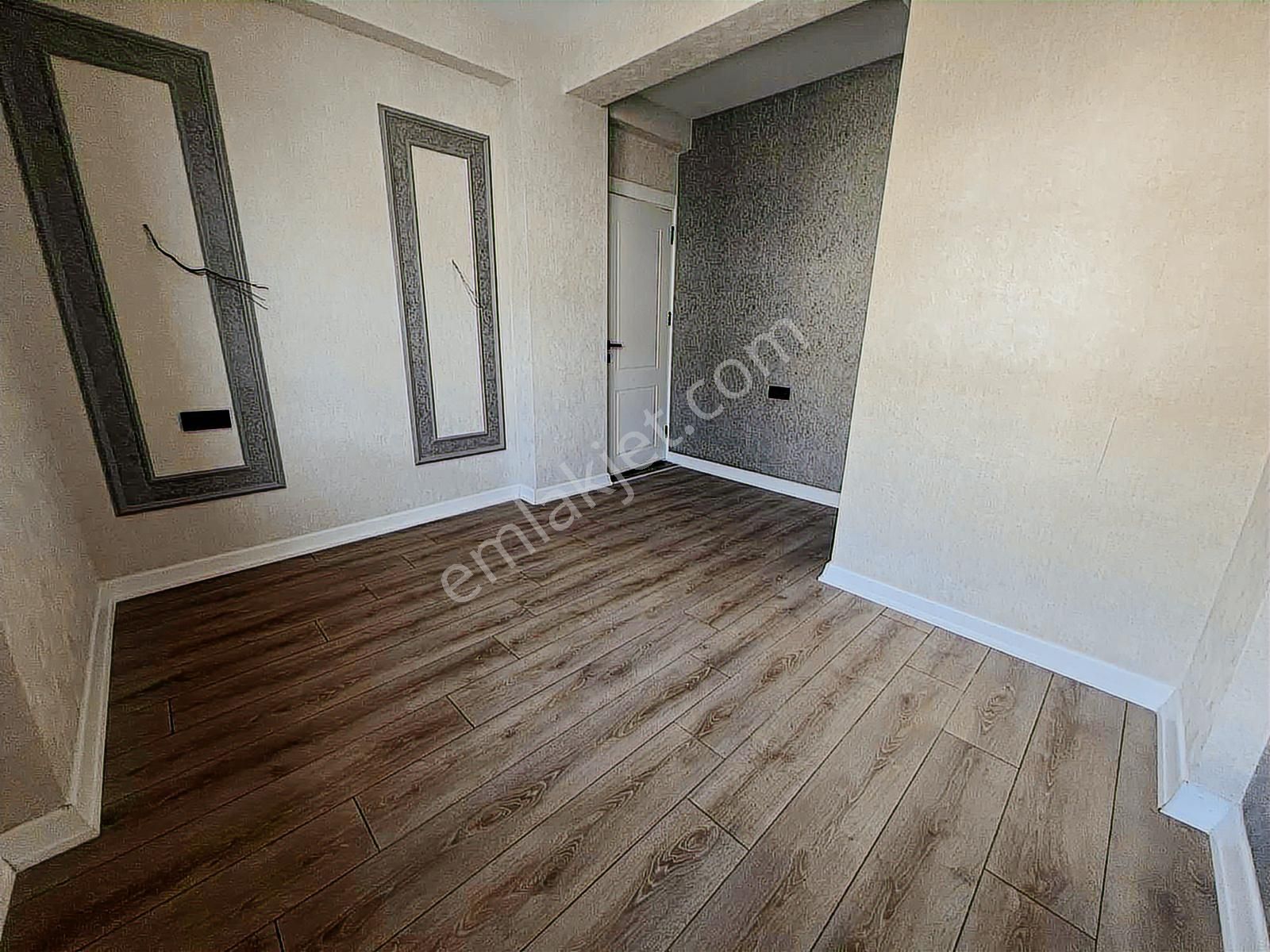 Yeşilloft'tan Satılık 1+1 Daire En Üst Kat - Görsel 7