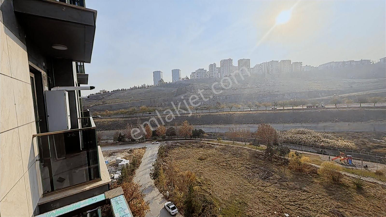 Yeşil Loft'tan Acil Satılık 1 + 1 Daire - Görsel 2