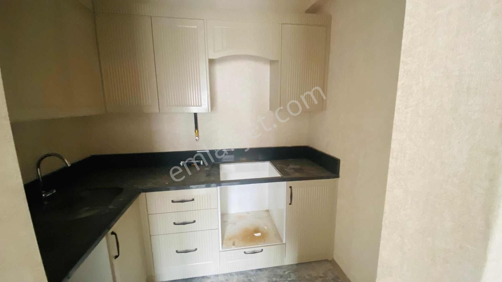 Yeşilloft'tan 8.kat Acil Satılık 2+1 Daire - Görsel 11