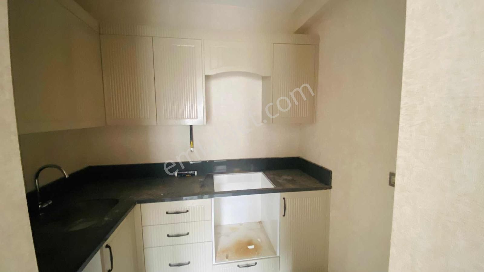 Yeşilloft'tan 8.kat Acil Satılık 2+1 Daire - Görsel 12