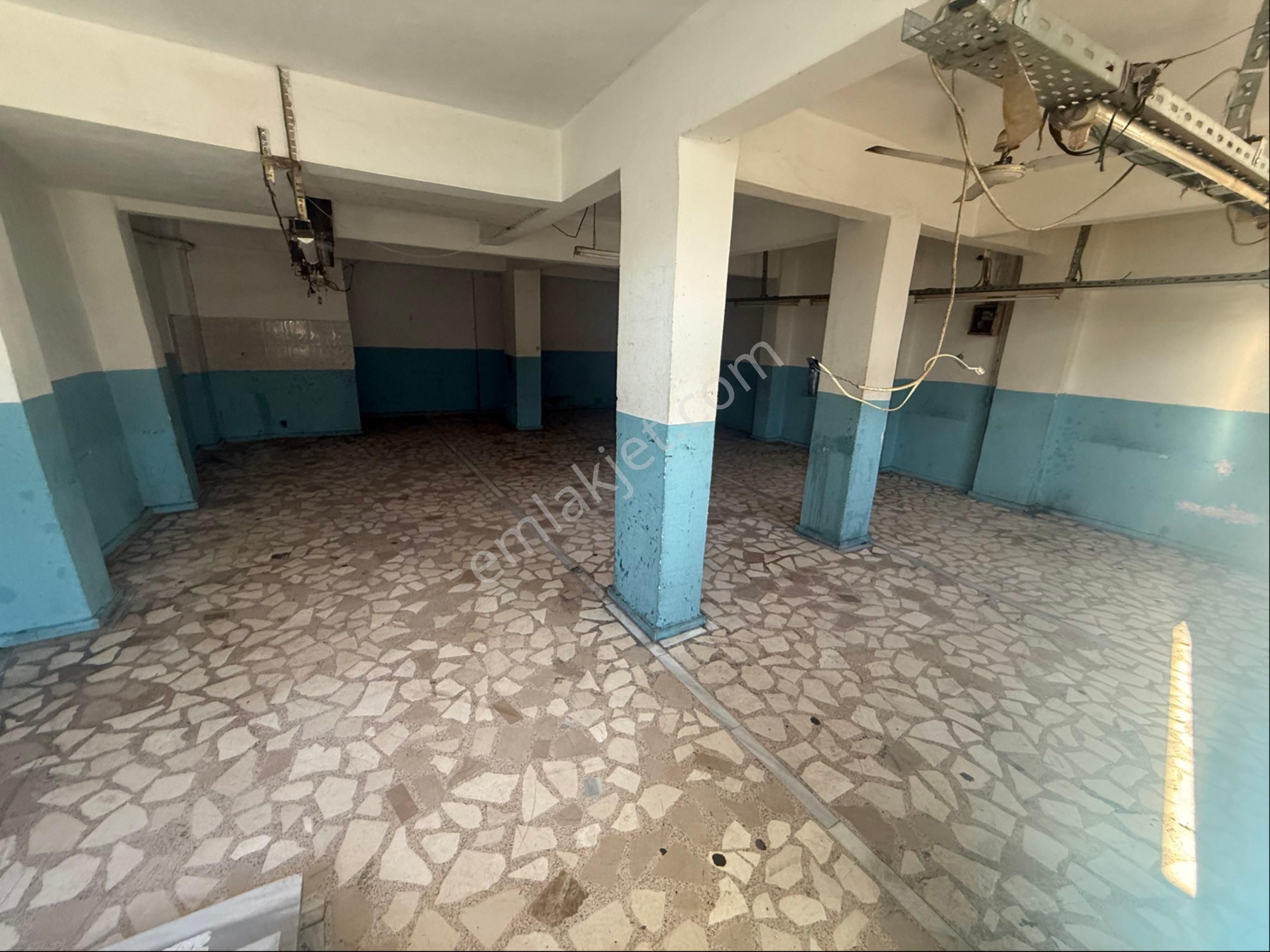 İsmetpaşa Mah Tramvaya 1 Dk 85 M2 Yarı Bodrum Kiralık İşyeri Tekstile Depoya Uygun - Görsel 7