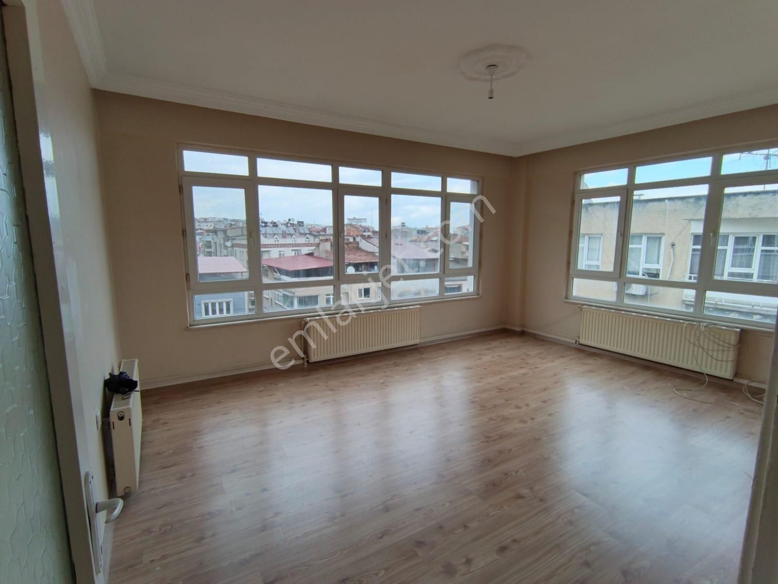 Hürriyet Mahallesinde İci Temiz Satılık Daire - Görsel 2