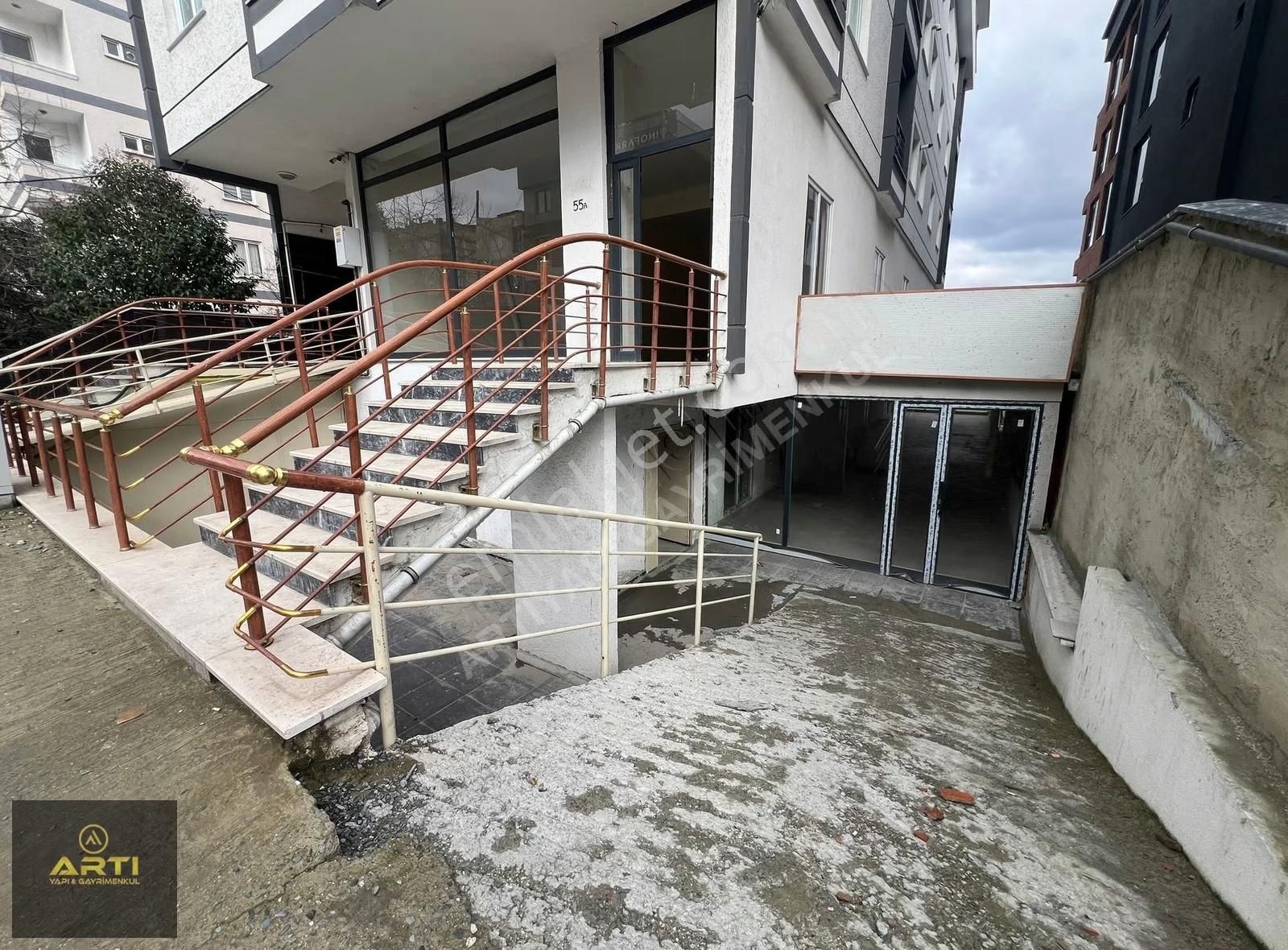 Beylikdüzü Yakupluda İskanlı 400m2 Rampalı Kiralık Dükkan - Görsel 3