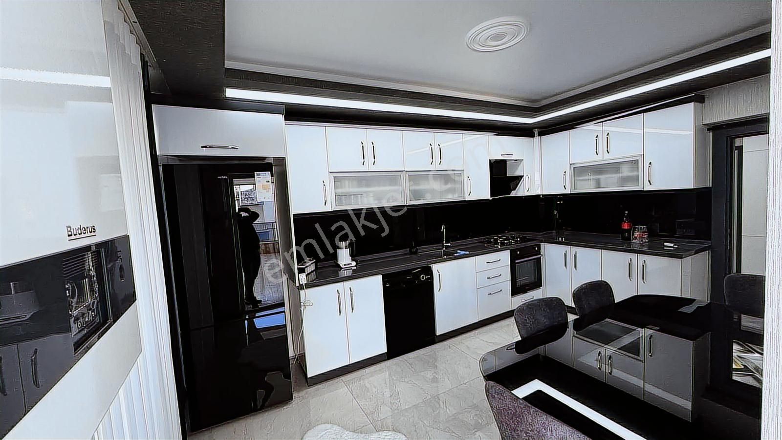 Ufuktepe Merkez De Yeni Bina Da Orta Katta Ultra_lüx Eşyalı Kira