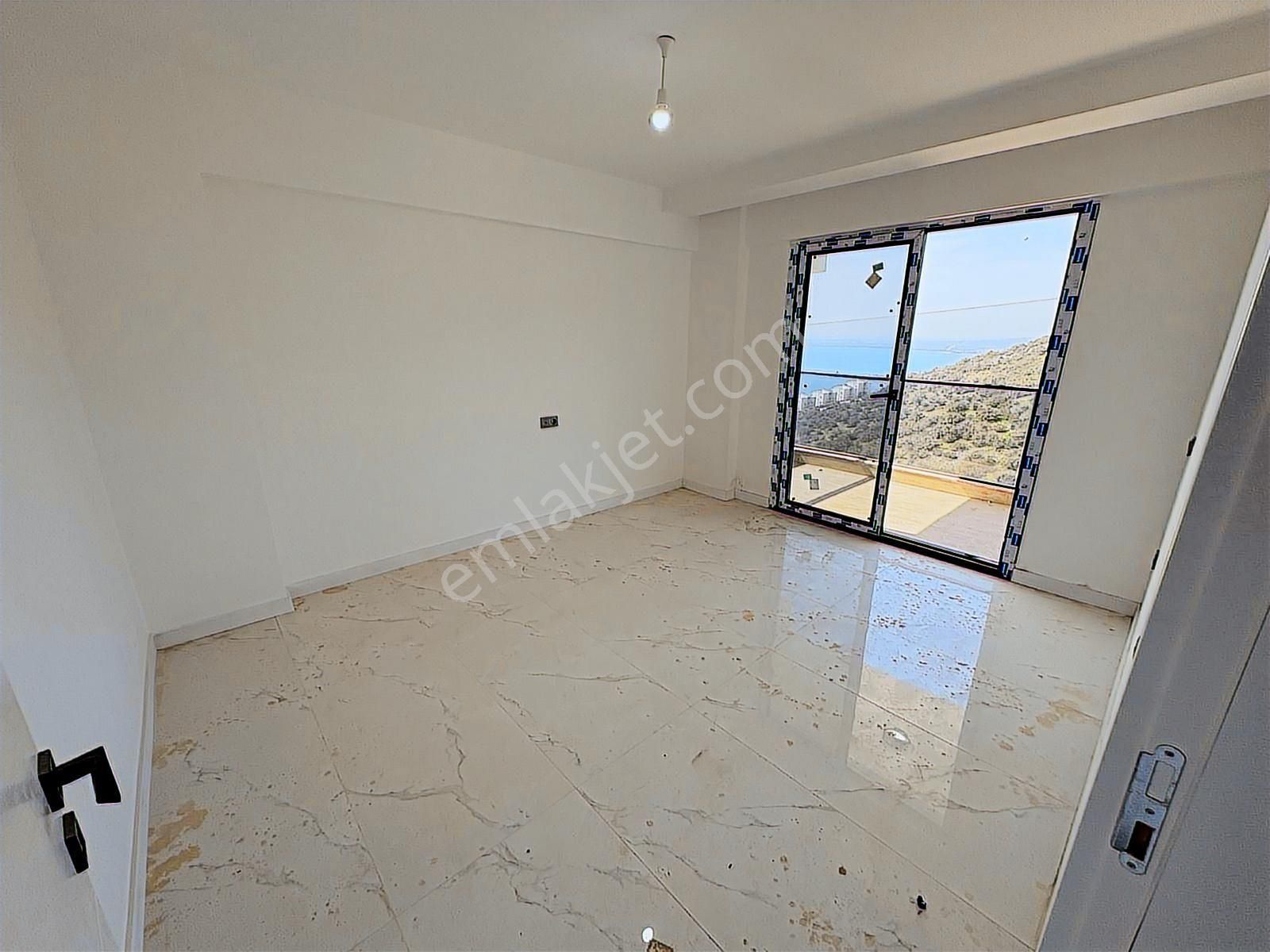 Akbükte Ful Panoramik Deniz Manzaralı Geniş Daire - Görsel 15