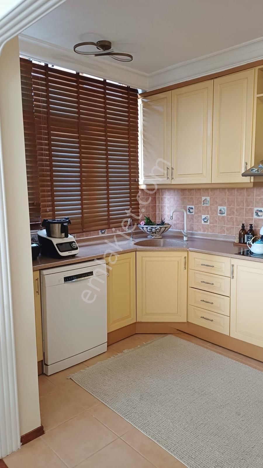 3+1beyazevler Göl Manzaralı Geniş Ferrah Masrafsız 10-9katı İskanlı 170m2 Kat Mülkiyetli Hasarsız - Görsel 19