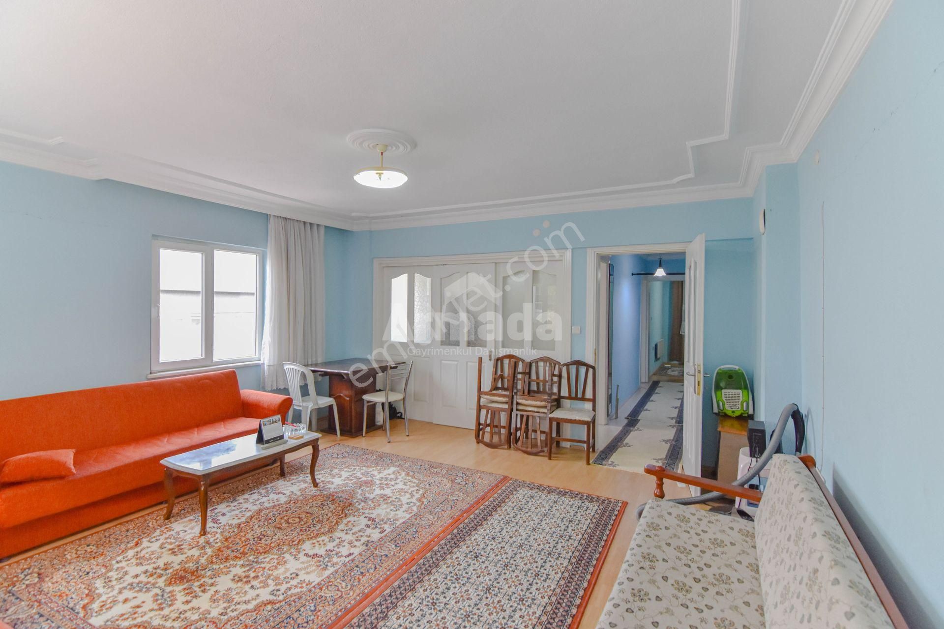 Kuşadası İkiçeşmelik Mahallesi'nde Manzaralı Fırsat 2+1 Daire - Görsel 3