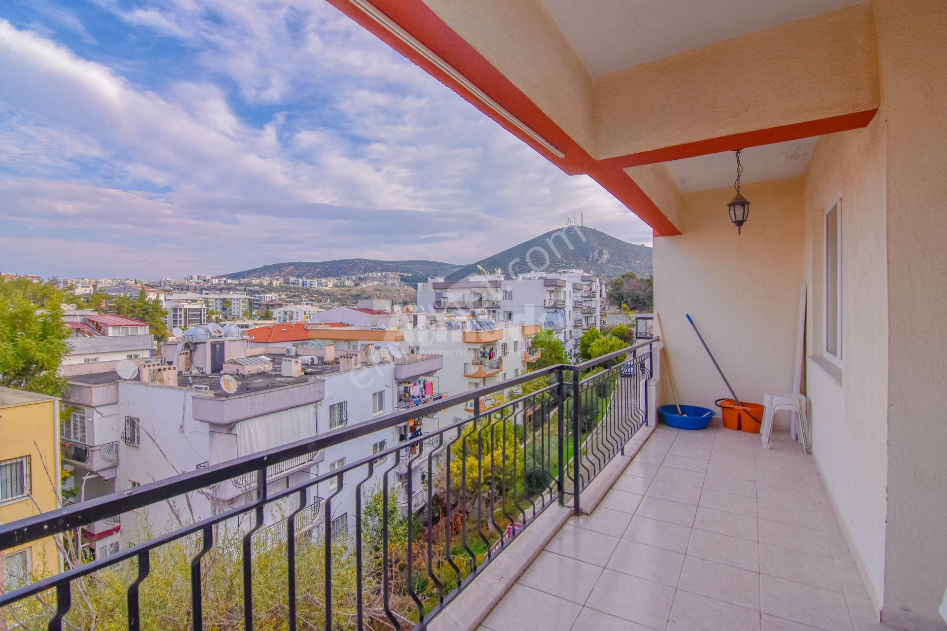 Kuşadası İkiçeşmelik Mahallesi'nde Manzaralı Fırsat 2+1 Daire - Görsel 21