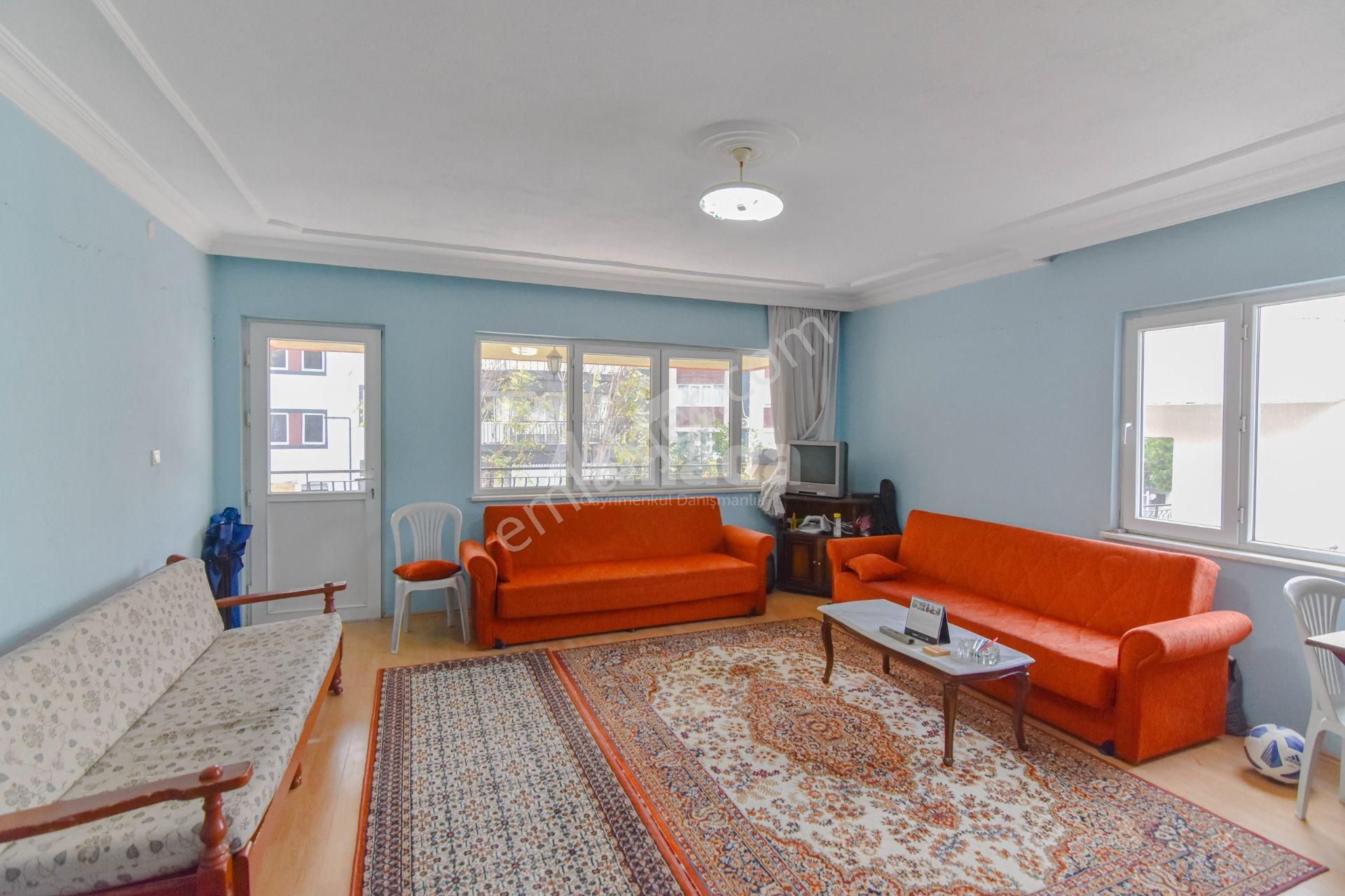 Kuşadası İkiçeşmelik Mahallesi'nde Manzaralı Fırsat 2+1 Daire - Görsel 2