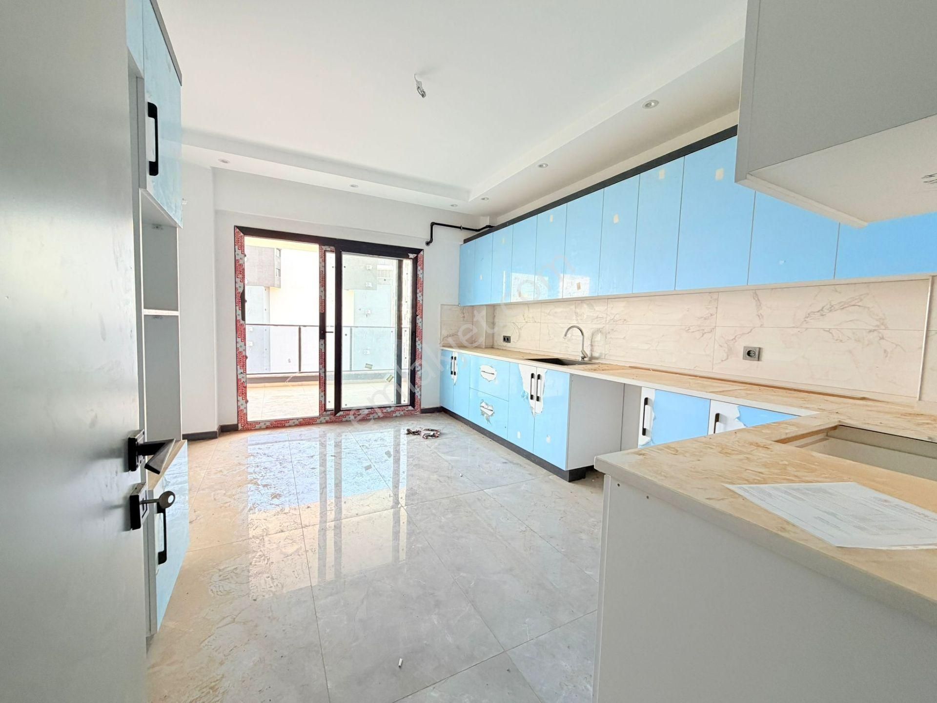 🏡 Göl-san Gayrimenkul’den 🏡 Zafer Mah. 160 M2 Lüks Arakat Daire !!!