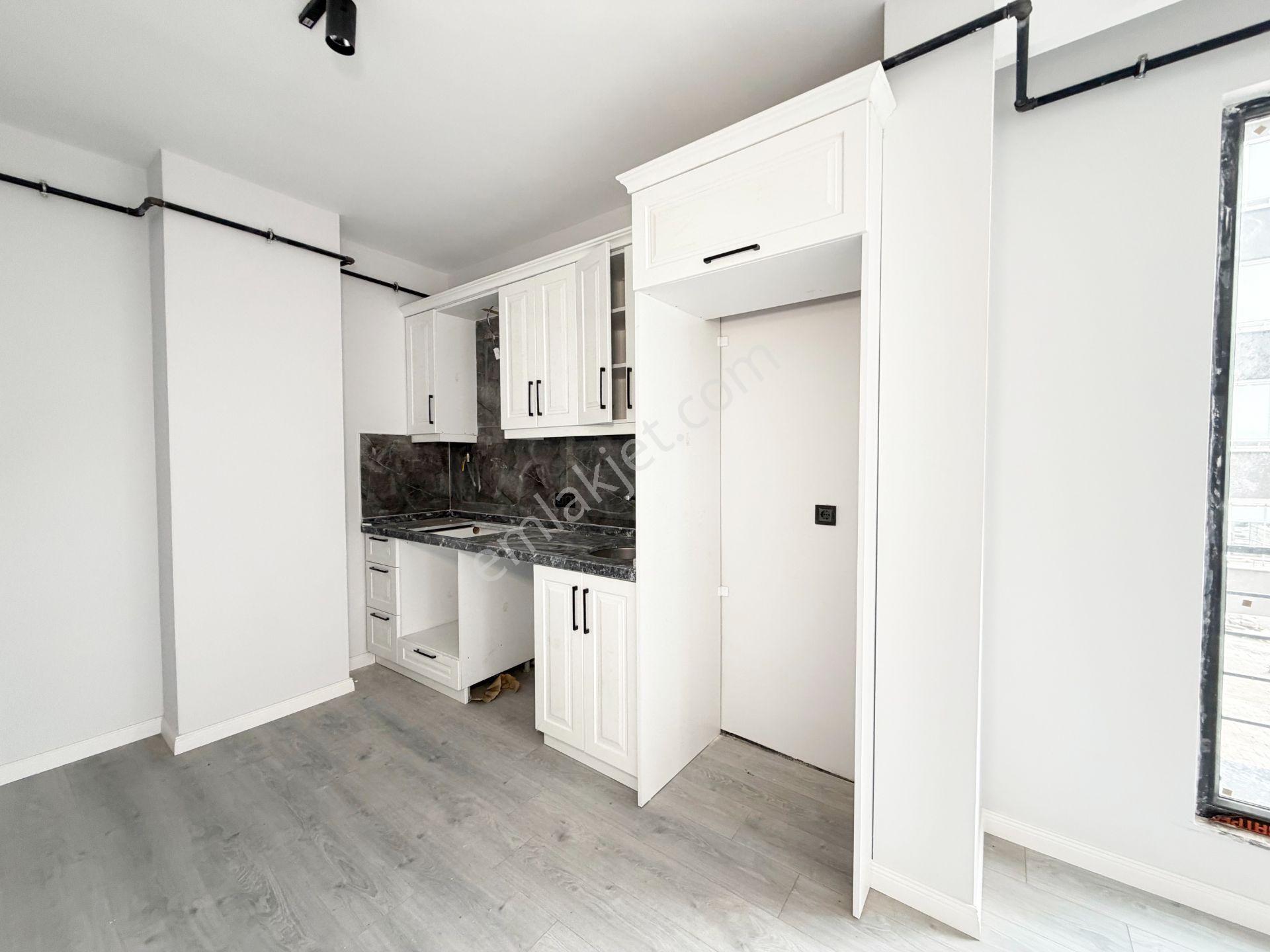 Anayola Cephe Yat Limanı Bölgesinde Kiralık 1+1 - Görsel 23