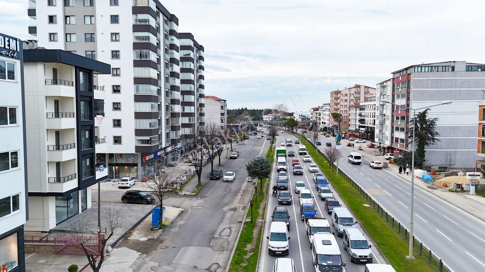 Anayola Cephe Yat Limanı Bölgesinde Kiralık 1+1 - Görsel 2