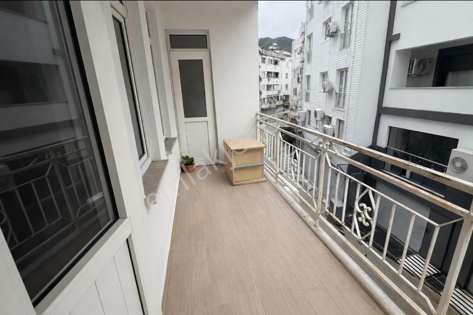 Marmaris Tepe Mahallesinde Kiralık Daire - Görsel 9