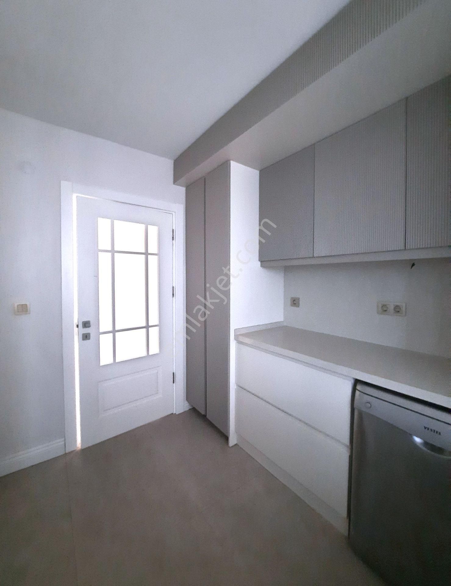 Gayrettepe Merkezde Genç Binada Lux 2+1 90 M2 2.kat Kombili Asansörlü Klimalı Yenilenmiş Ferah Daire - Görsel 28