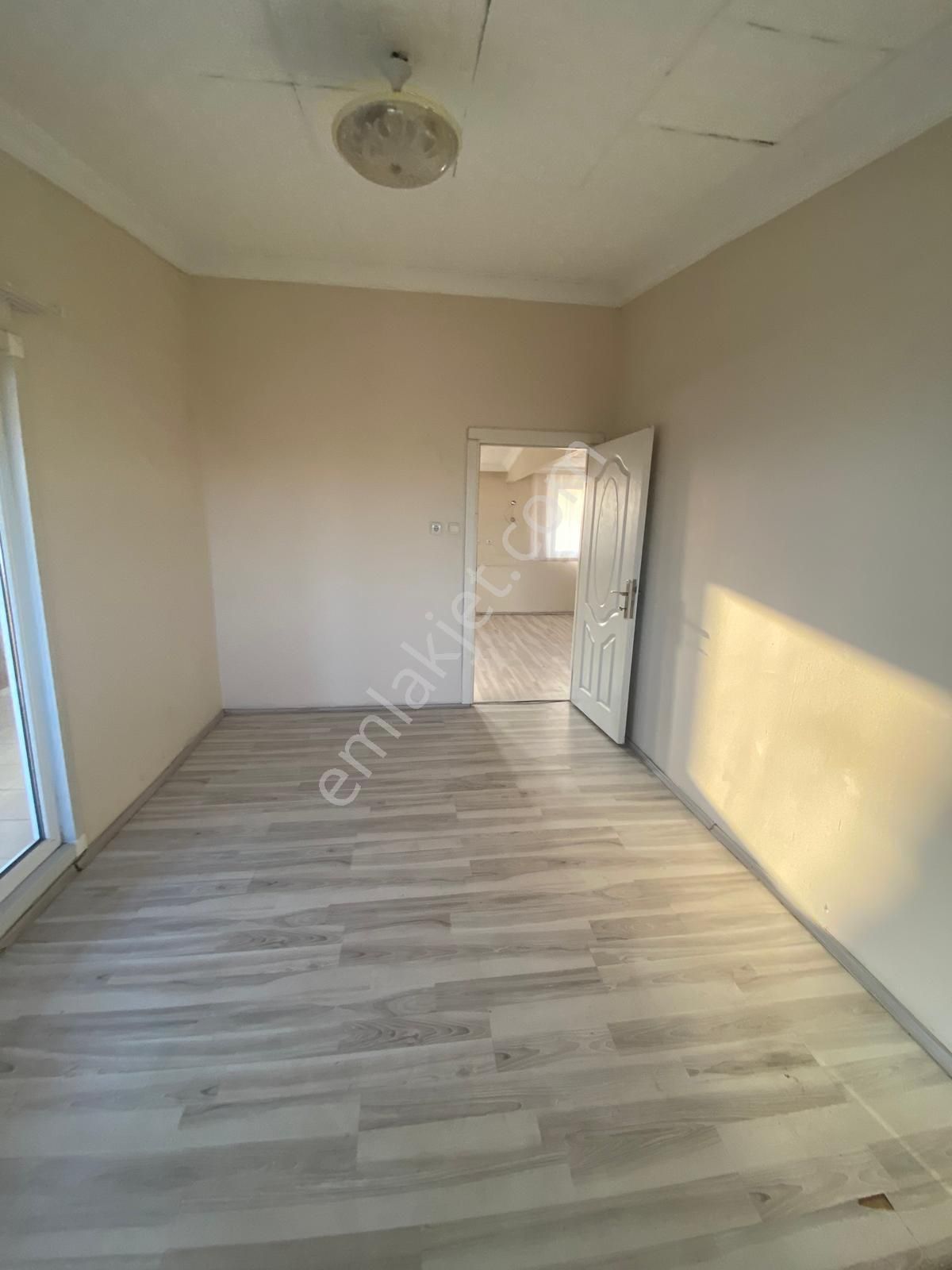 Şirinevler’de Pazar Pazarı Yanı, Aydınlık Ve Geniş Kiralık 3+1! - Görsel 6