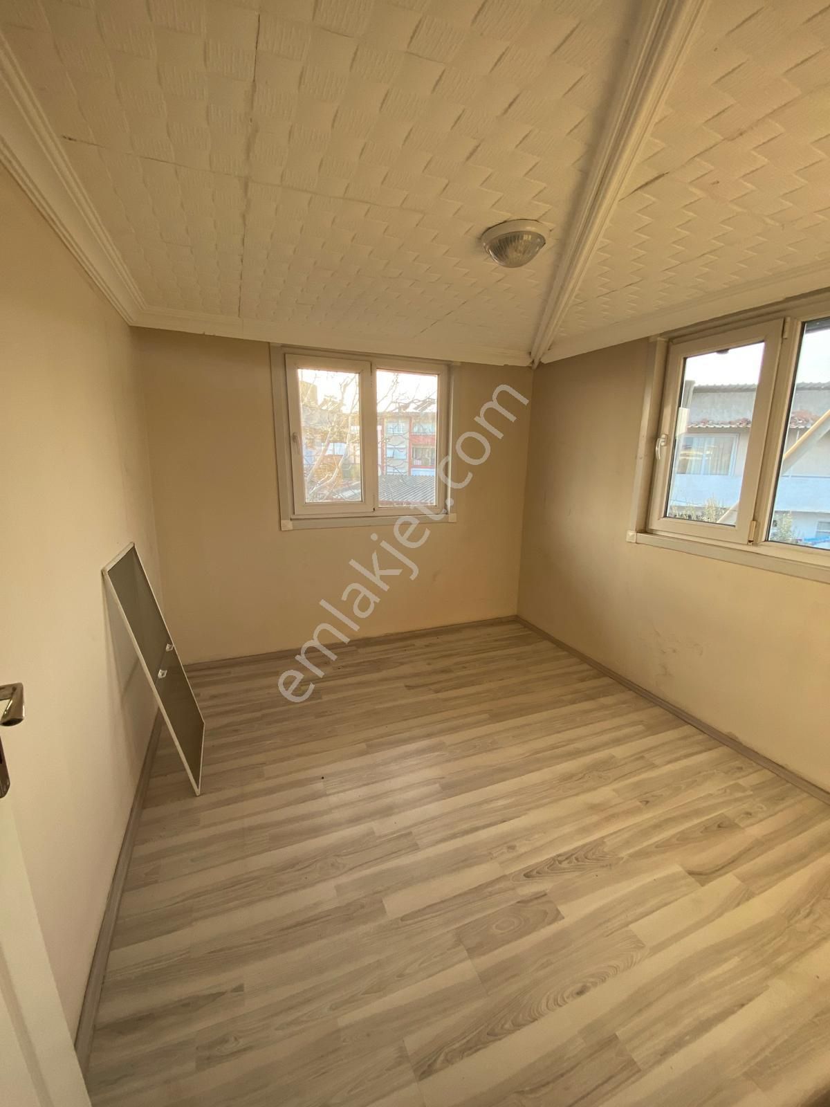 Şirinevler’de Pazar Pazarı Yanı, Aydınlık Ve Geniş Kiralık 3+1! - Görsel 12