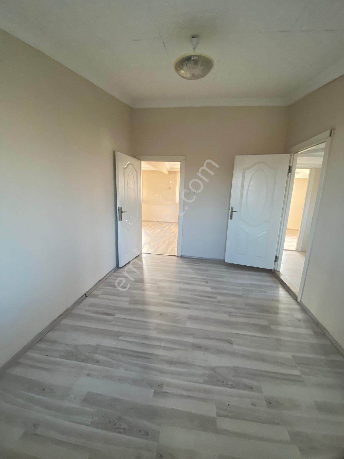 Şirinevler’de Pazar Pazarı Yanı, Aydınlık Ve Geniş Kiralık 3+1! - Görsel 8