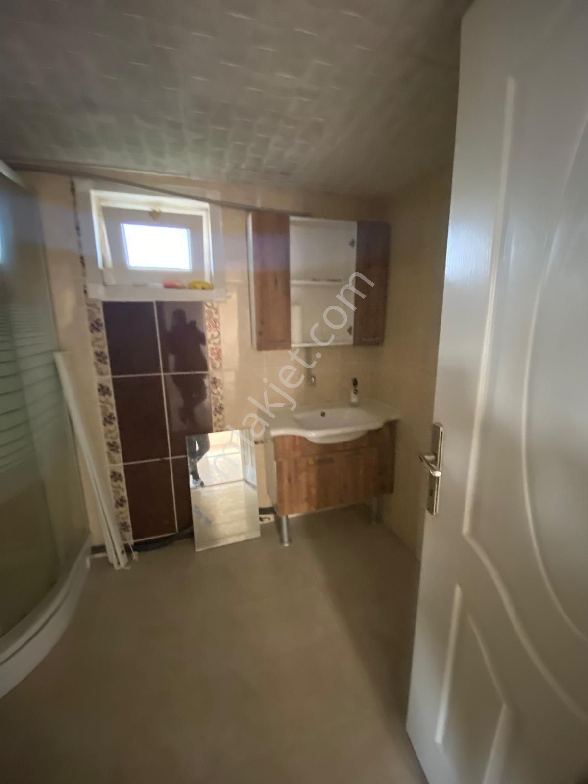 Şirinevler’de Pazar Pazarı Yanı, Aydınlık Ve Geniş Kiralık 3+1! - Görsel 11