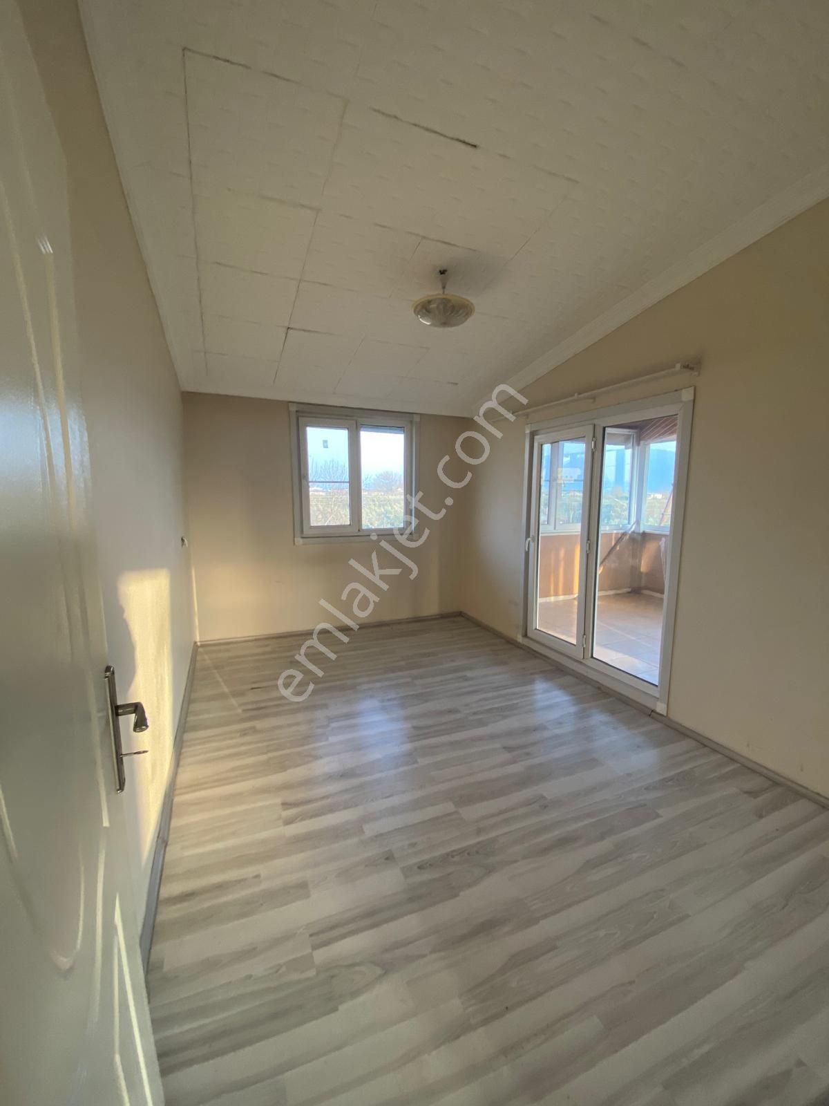 Şirinevler’de Pazar Pazarı Yanı, Aydınlık Ve Geniş Kiralık 3+1! - Görsel 5