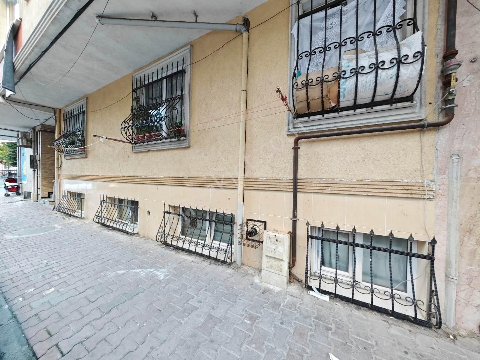 Yıldız Dan Zafer De 15 Yıllık 3+1 Uygun Fiyatlı Bahçe Kat Daire