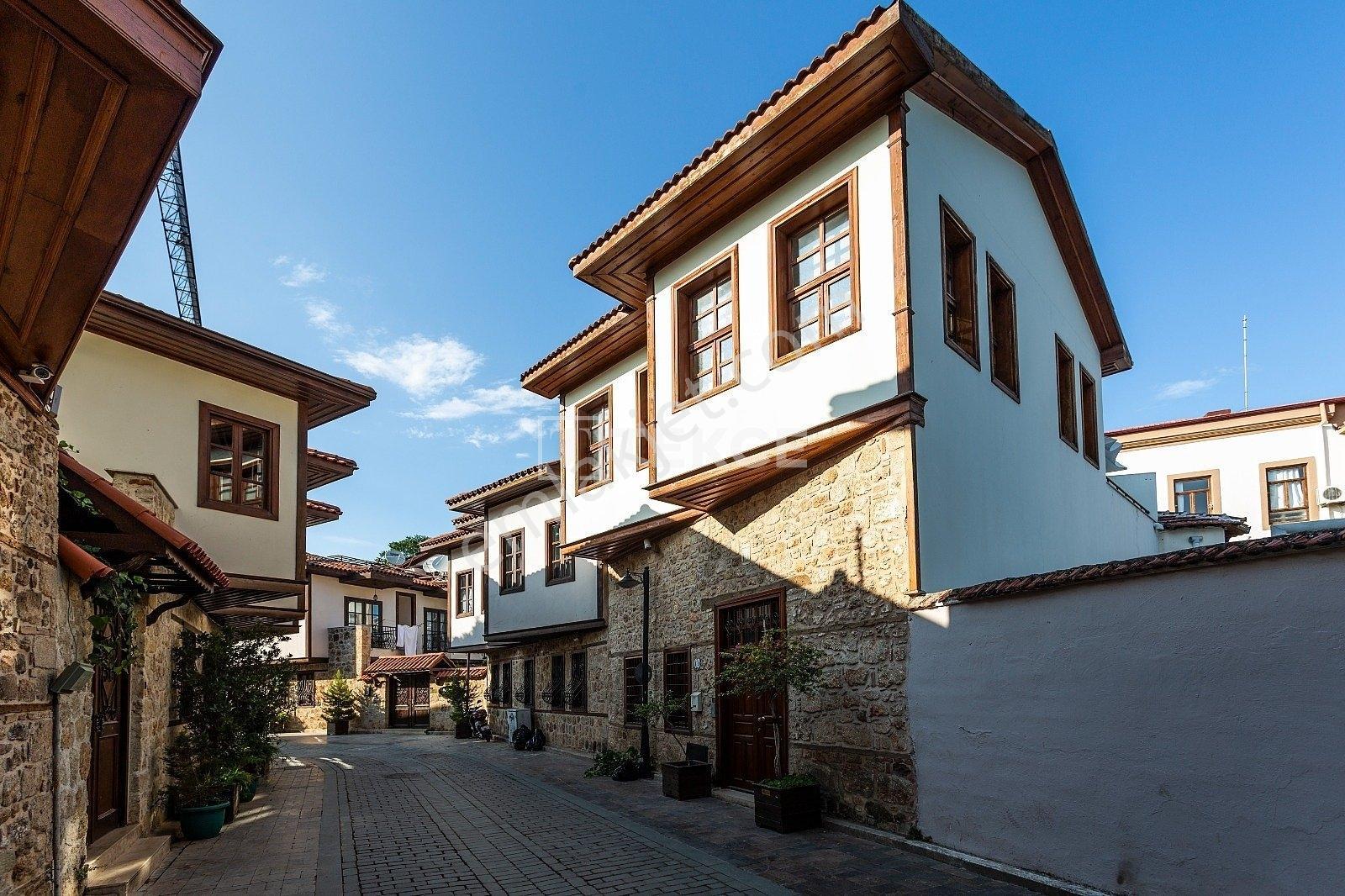 Kaleiçi'nde Plaja 400m Mesafede Satılık Eşyalı Müstakil Ev|tekce