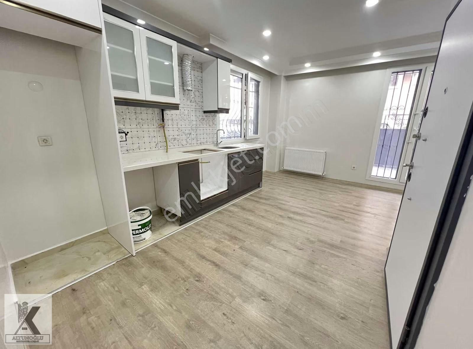 Merkez Mah.metrobüs Yakınında Bahçe Balkon Kullanımlı 1+1 Daire - Görsel 4