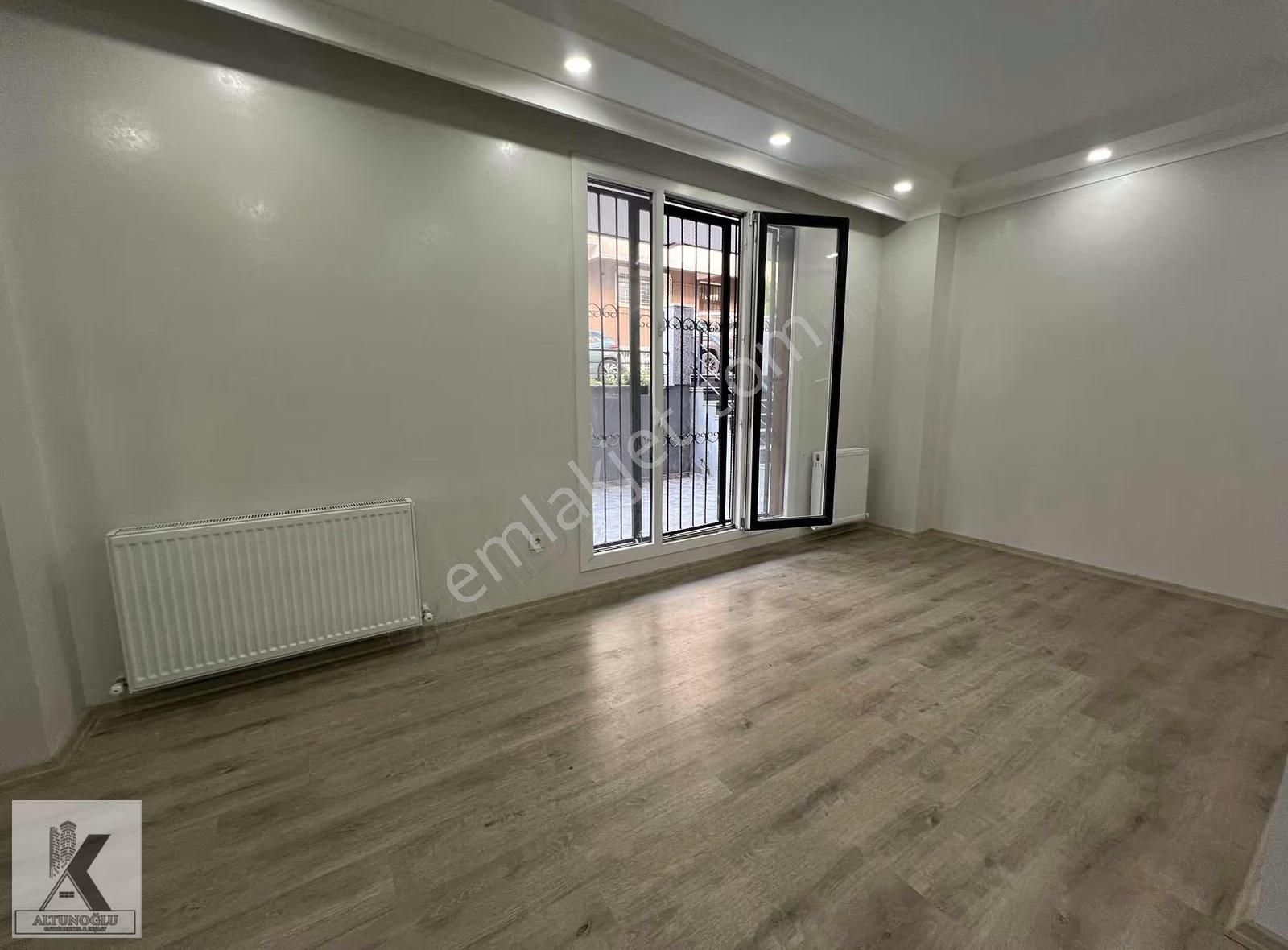 Merkez Mah.metrobüs Yakınında Bahçe Balkon Kullanımlı 1+1 Daire - Görsel 3