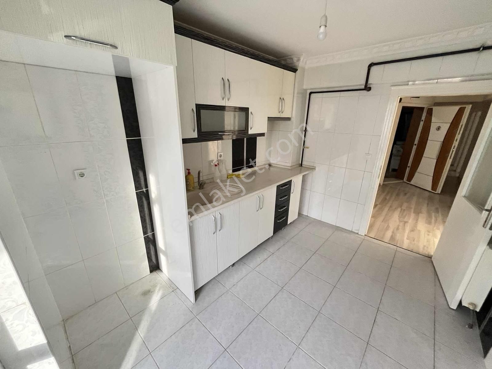 Oturuma Hazır 3+1 110 M2 1.katta Asansörlü Ön Cephe Daire !! - Görsel 15