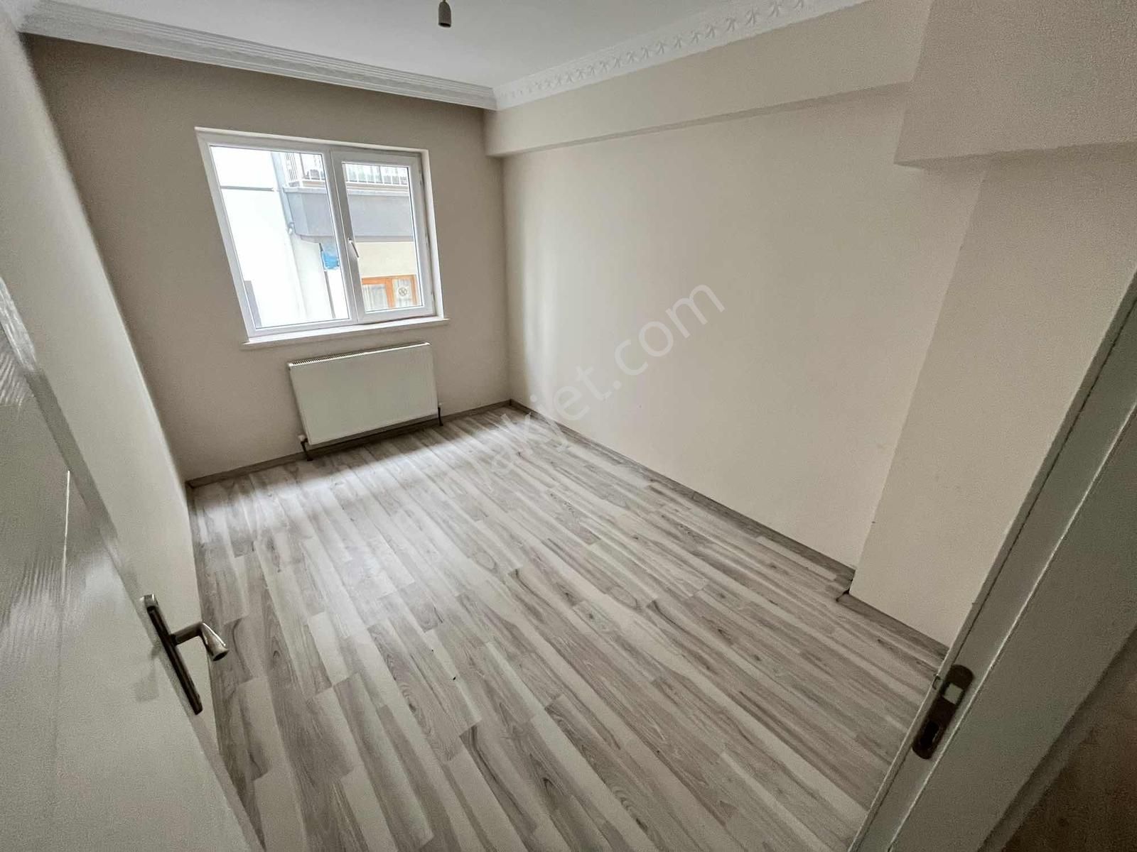 Oturuma Hazır 3+1 110 M2 1.katta Asansörlü Ön Cephe Daire !! - Görsel 22