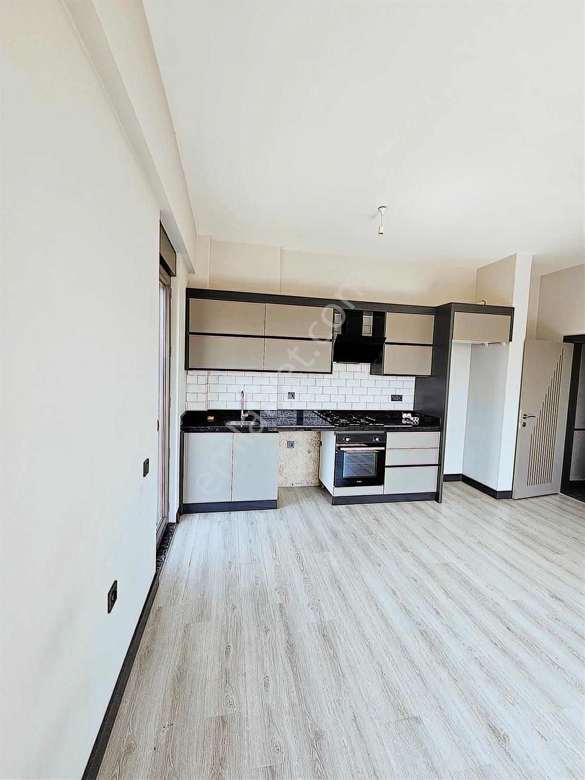 Altıntaş Havaalanı Yakını 2+1 Boş Daire