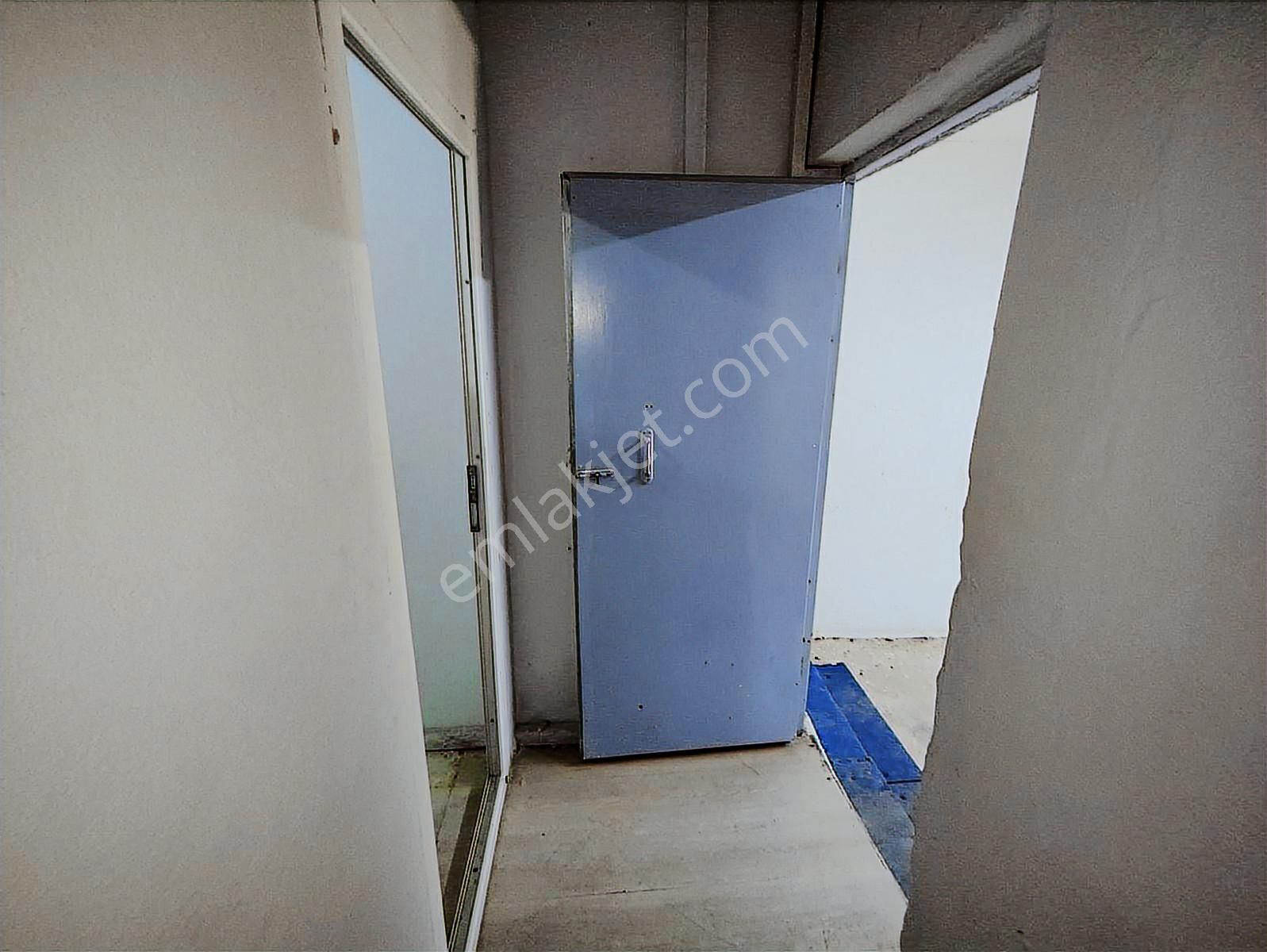 Sulyapıdan Kirazlıda Depoya Hafif İmalata Kiralık Zemin Dükkan - Görsel 8